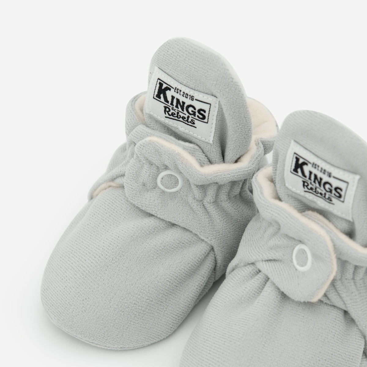 Kings & Rebels - Gamuza Classic - Gris Claro 3M